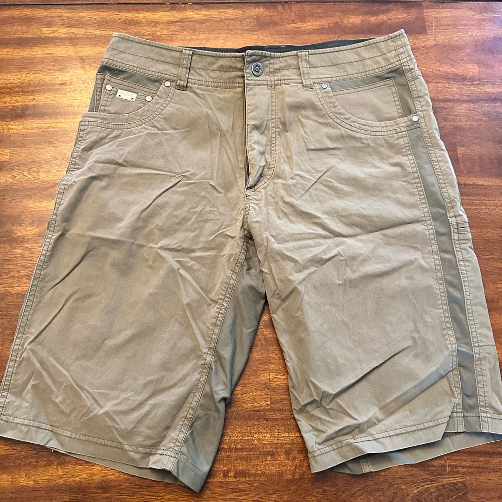 Kuhl Men's Tan Cargo Shorts